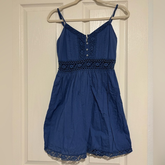 Blue mini dress with lace details - Picture 1 of 5